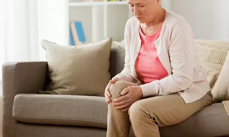 Viêm khớp ở phụ nữ lớn tuổi